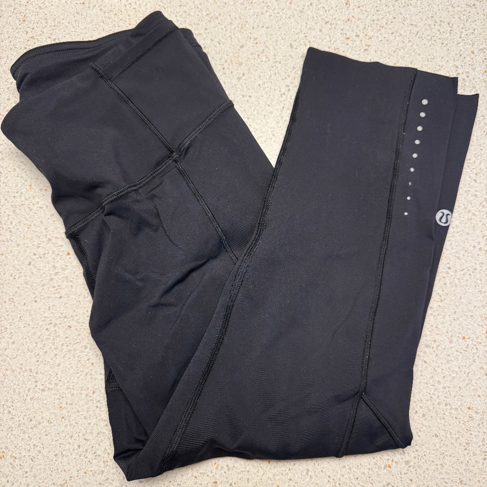 Lululemon Fast & Free reflective crop tights, size 6